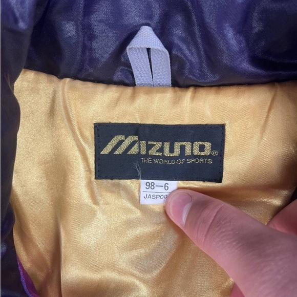 Mizuno Black and Yellow Jacket - Picture 4 of 5